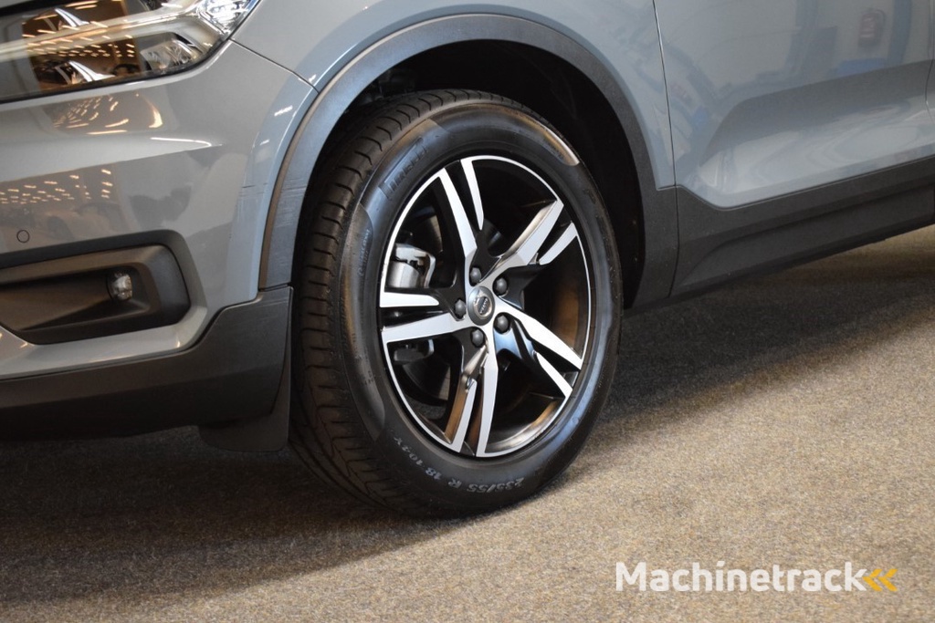 Volvo XC40 2.0 B4 198pk AUT8 R-Design Trekhaak 2100kg/ Stoel+Stuurverw./ Adapt. Cruise/ Camera/ H&K/ PDC v+a