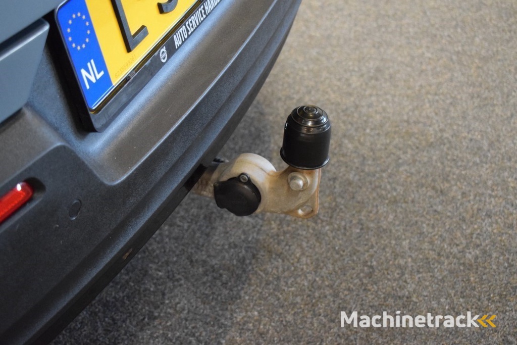 Volvo XC40 2.0 B4 198pk AUT8 R-Design Trekhaak 2100kg/ Stoel+Stuurverw./ Adapt. Cruise/ Camera/ H&K/ PDC v+a