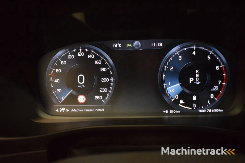 Volvo XC40 2.0 B4 198pk AUT8 R-Design Trekhaak 2100kg/ Stoel+Stuurverw./ Adapt. Cruise/ Camera/ H&K/ PDC v+a