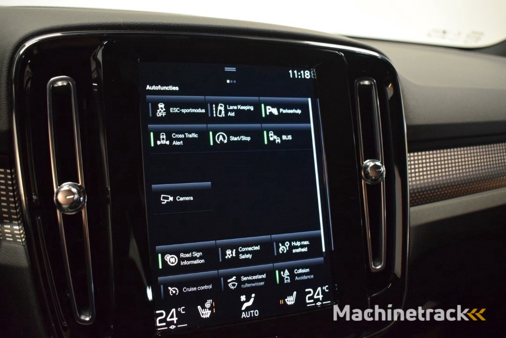 Volvo XC40 2.0 B4 198pk AUT8 R-Design Trekhaak 2100kg/ Stoel+Stuurverw./ Adapt. Cruise/ Camera/ H&K/ PDC v+a