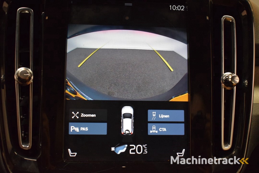 Volvo XC40 2.0 B4 198pk AUT8 R-Design Trekhaak 2100kg/ Stoel+Stuurverw./ Adapt. Cruise/ Camera/ H&K/ PDC v+a