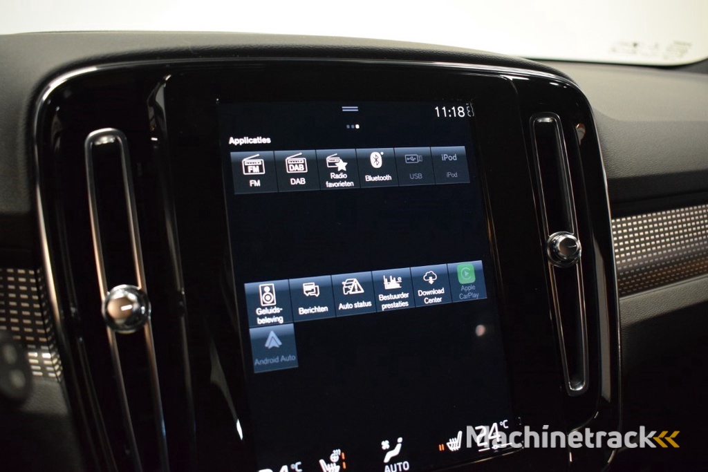 Volvo XC40 2.0 B4 198pk AUT8 R-Design Trekhaak 2100kg/ Stoel+Stuurverw./ Adapt. Cruise/ Camera/ H&K/ PDC v+a