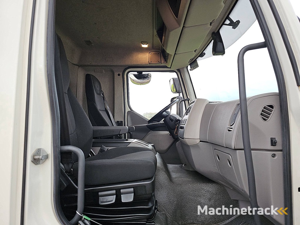 DAF LF 260 16t airco taillift