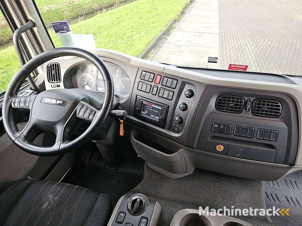 DAF LF 260 16t airco taillift