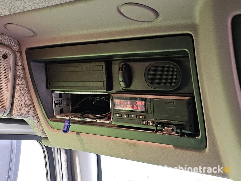 DAF LF 260 16t airco taillift