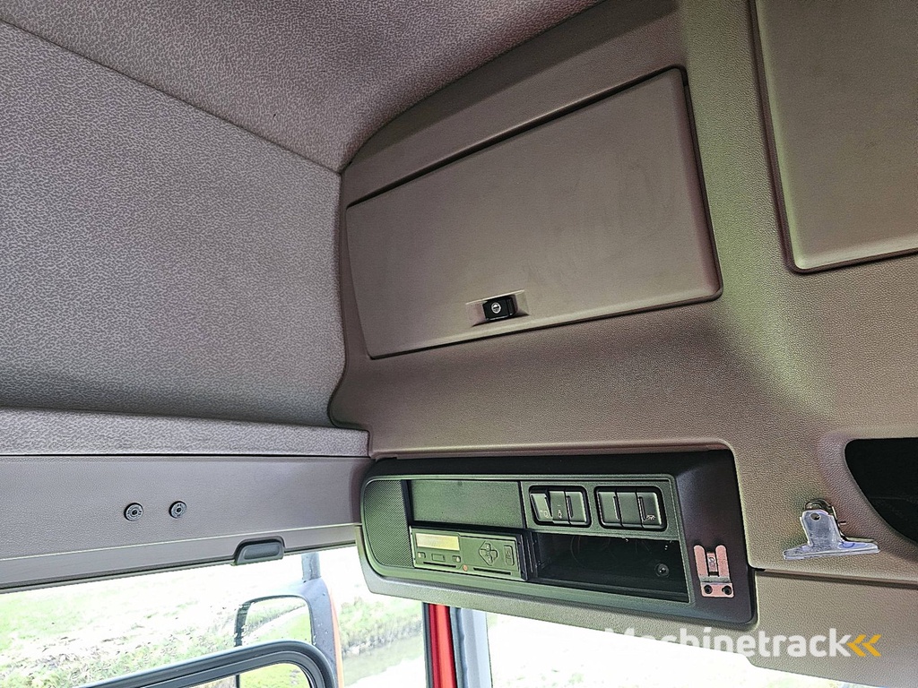 DAF CF 290 19t spacecab lift