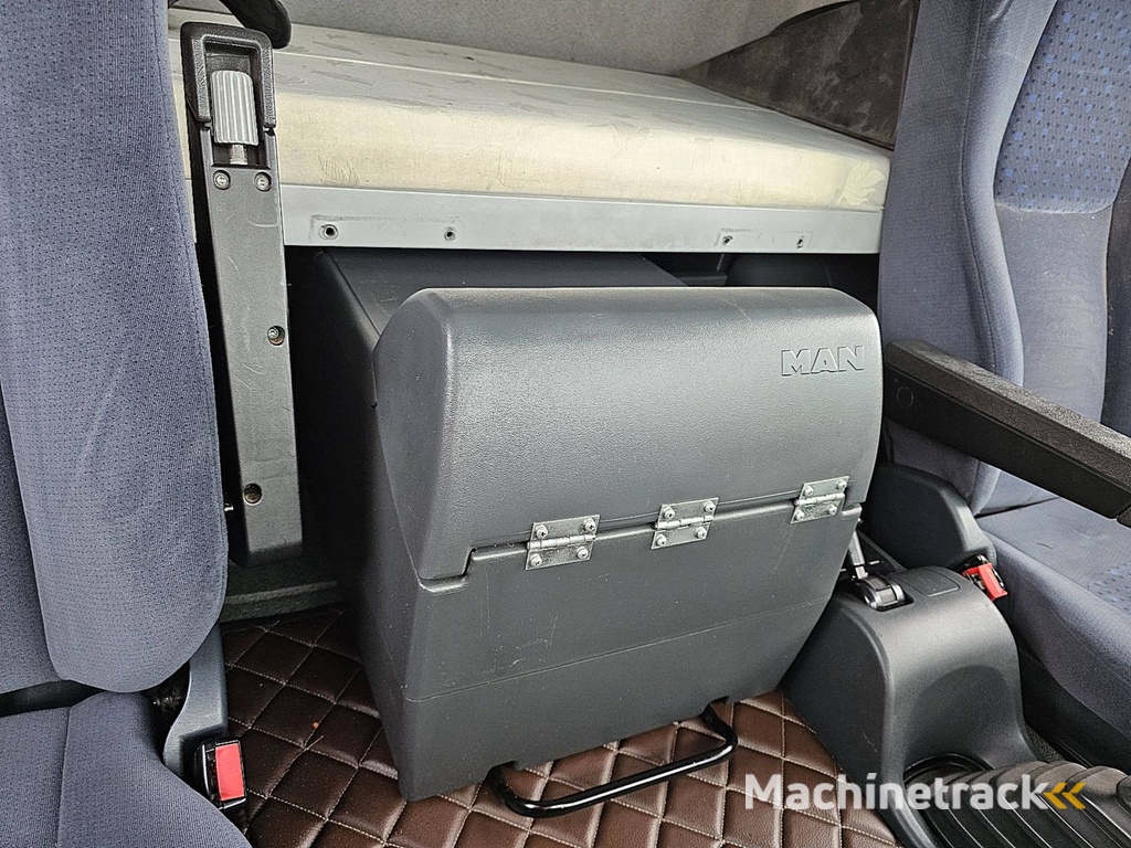 M.A.N. 12.240 TGL lx lift airco 6 cyl.