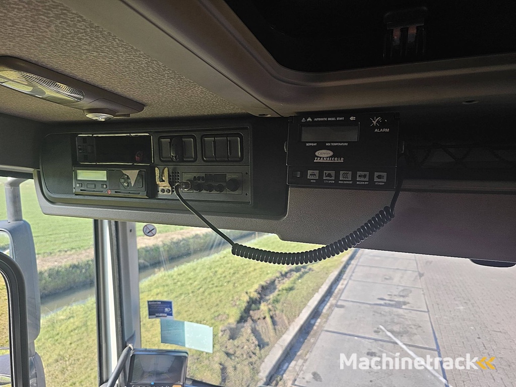 DAF CF 400 carrier supra 550