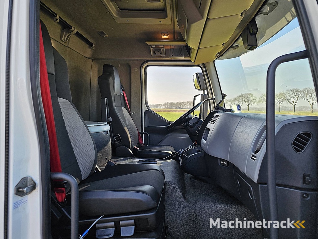 RENAULT D 240 airco lift side door