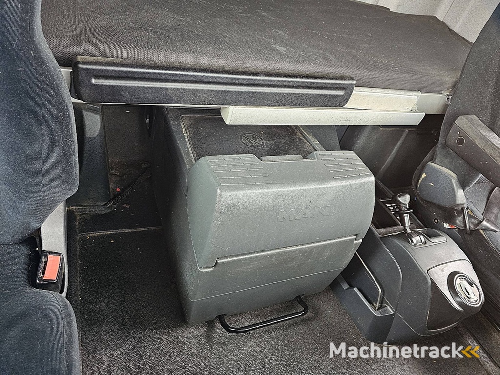 M.A.N. 33.540 TGX 6x4 tipper tractor