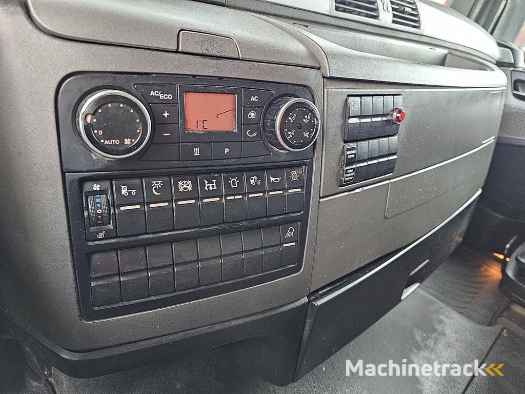 M.A.N. 33.540 TGX 6x4 tipper tractor