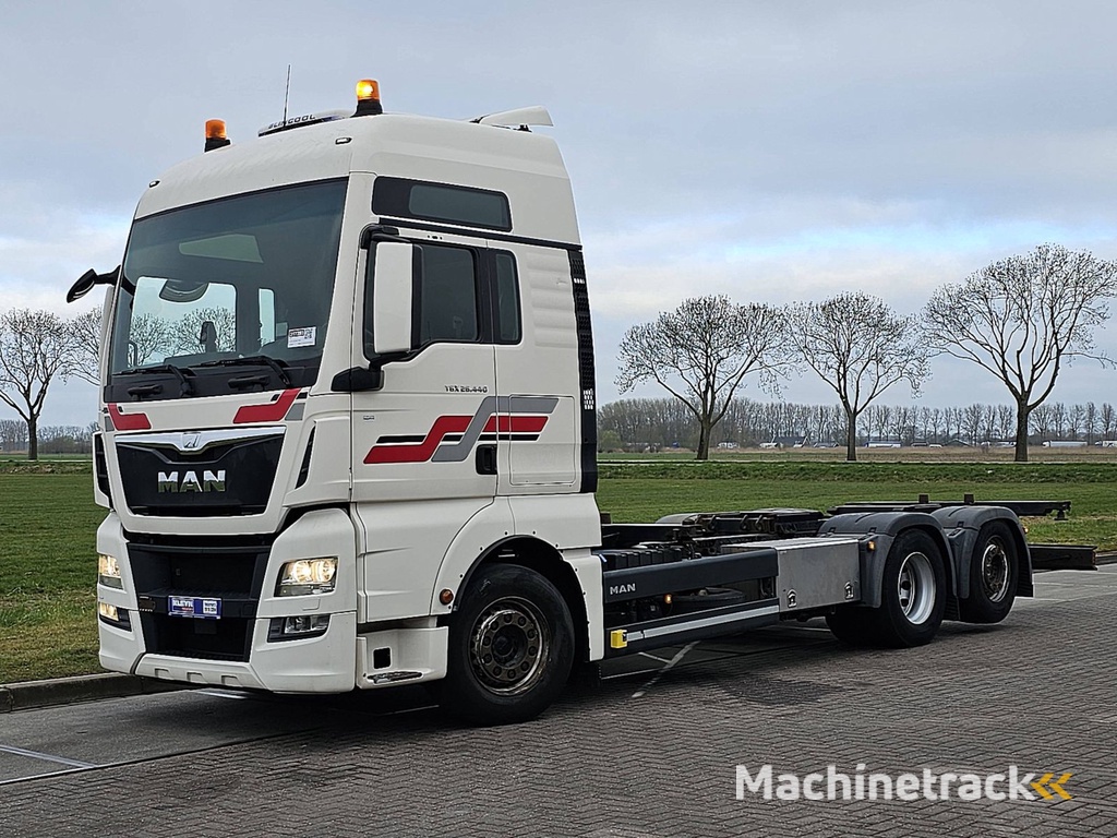 M.A.N. 26.440 TGX xxl 6x2-4 intarder