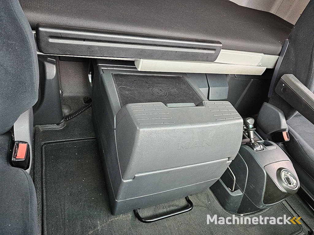 M.A.N. 26.440 TGX xxl 6x2-4 intarder