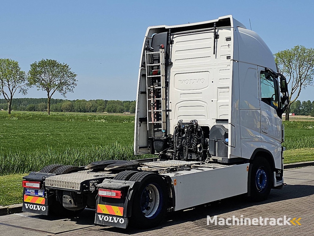 VOLVO FH 500 xl 2x tank skirts