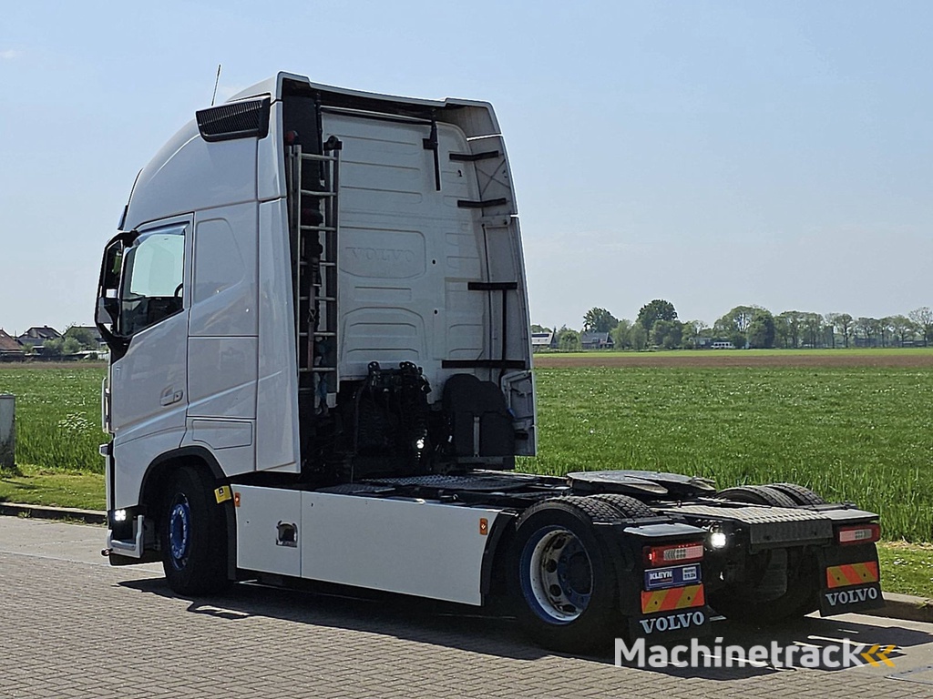 VOLVO FH 500 xl 2x tank skirts