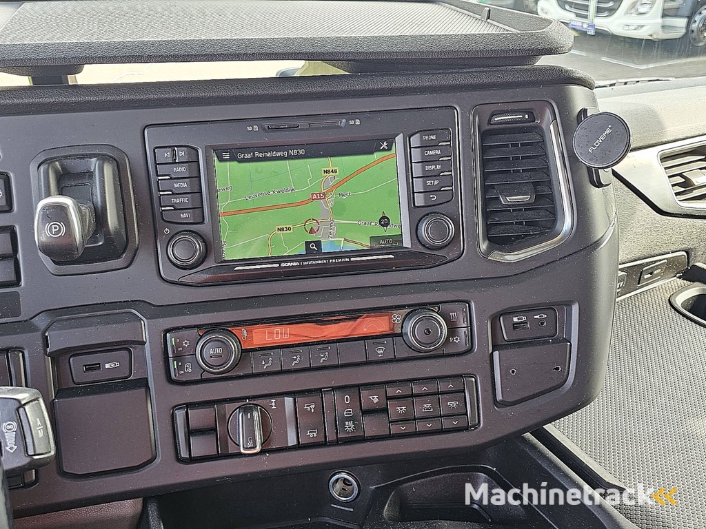 SCANIA R500 ret. 1200l led navi