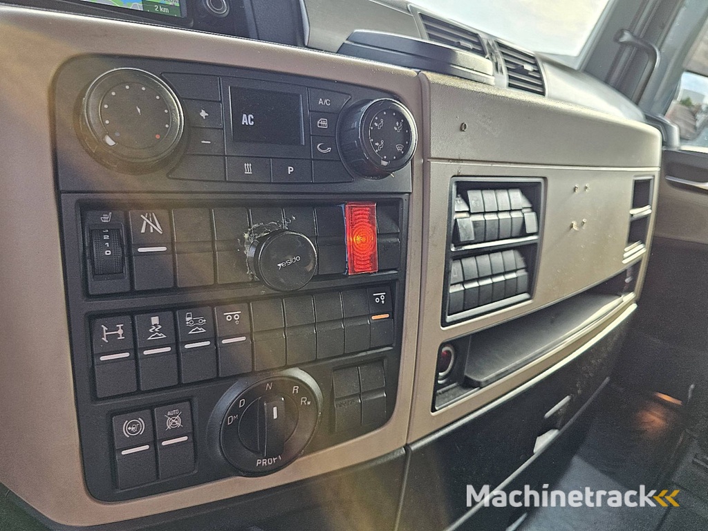 M.A.N. 26.500 TGX 6x2 vdl 25 ton