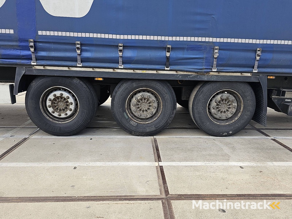 KRONE SDP 02 bär 2 tons taillift