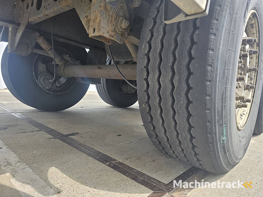 KRONE SDP 02 bär 2 tons taillift