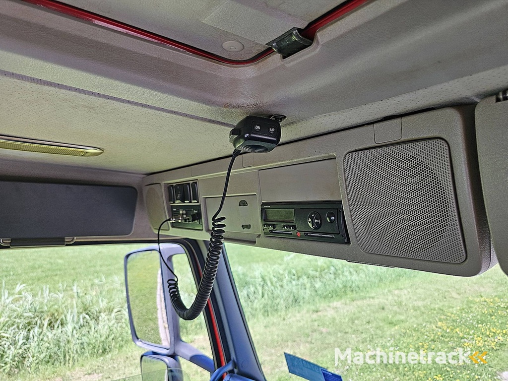 VOLVO FM 11.330 6x2 manual wb460