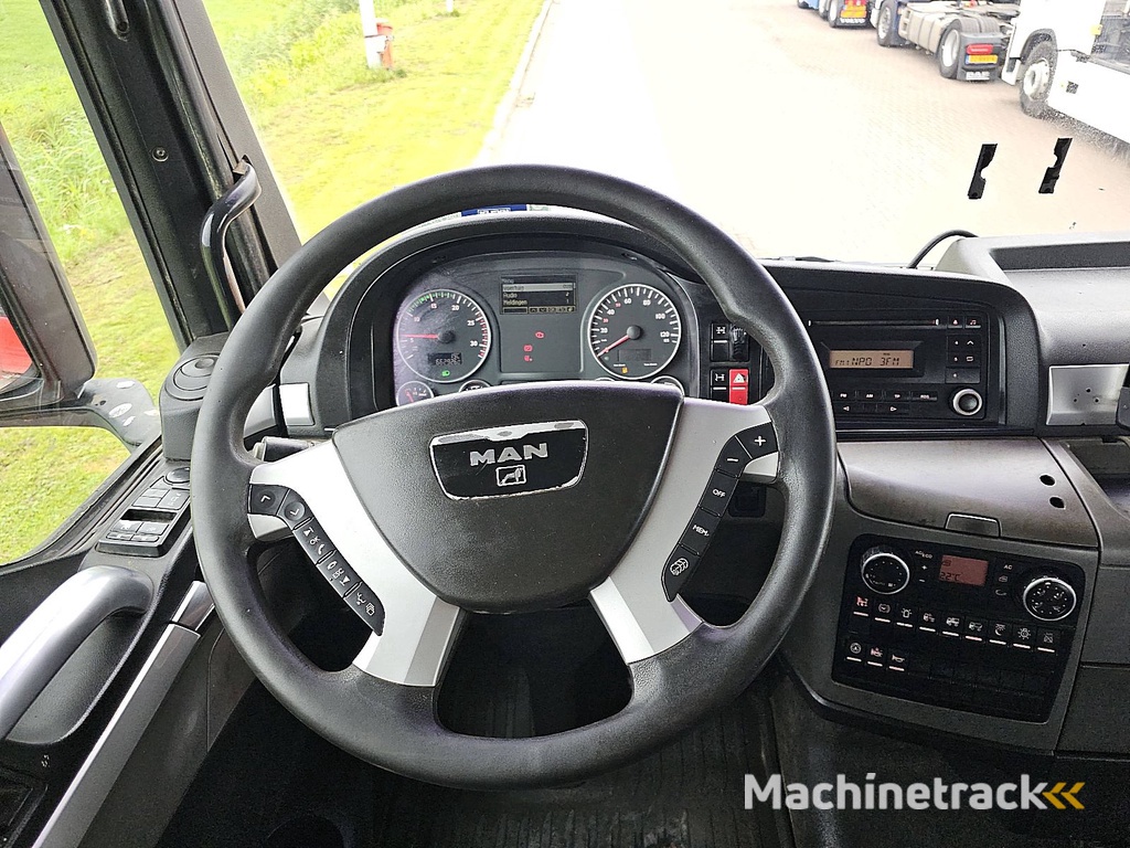 M.A.N. 33.400 TGX xl 6x4 full steel