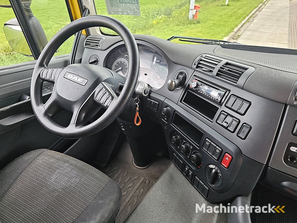 DAF CF 220 carrier lift doors