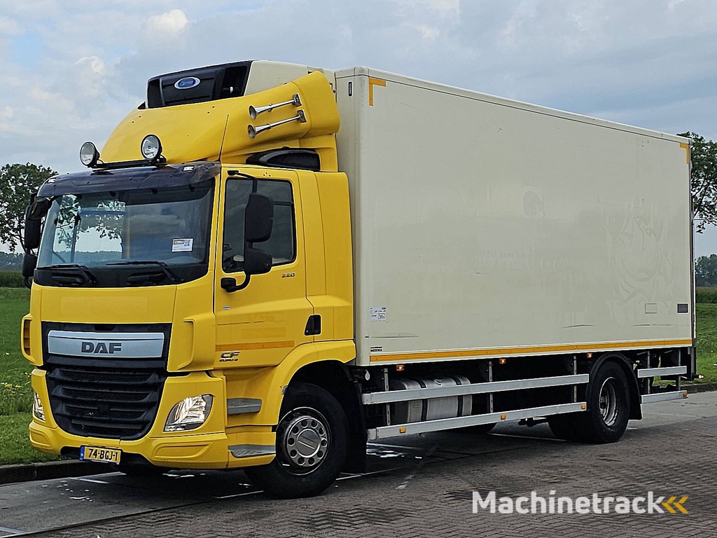 DAF CF 220 carrier lift doors