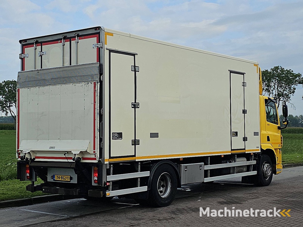 DAF CF 220 carrier lift doors