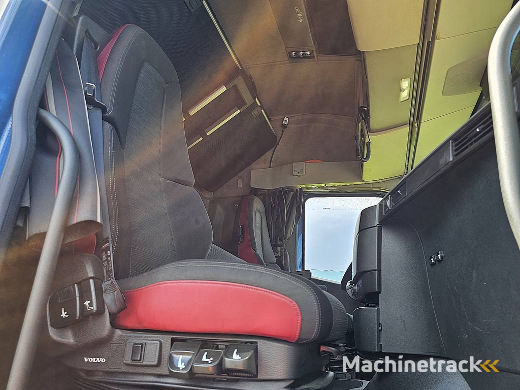 VOLVO FH 500 skirts 2x tank veb+