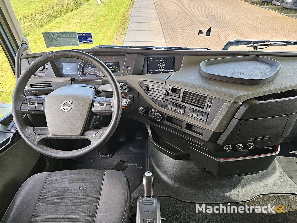 VOLVO FH 500 skirts 2x tank veb+