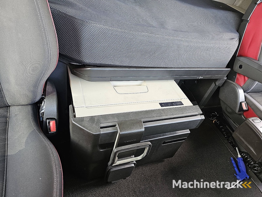 VOLVO FH 500 skirts 2x tank veb+