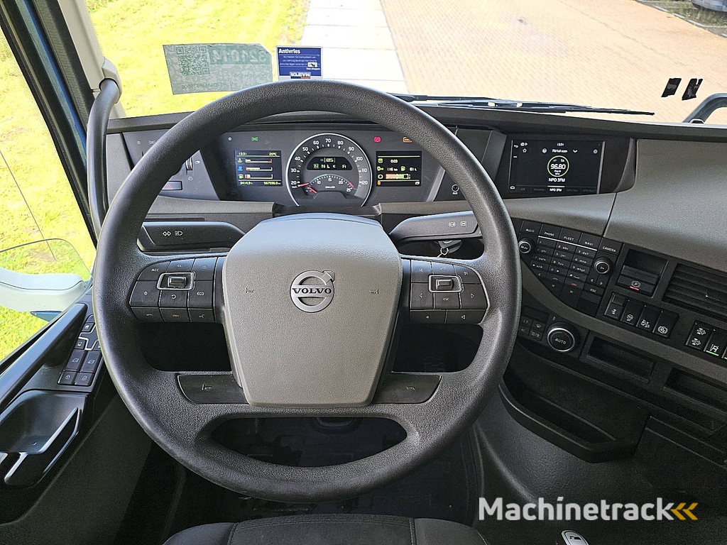 VOLVO FH 500 skirts 2x tank veb+