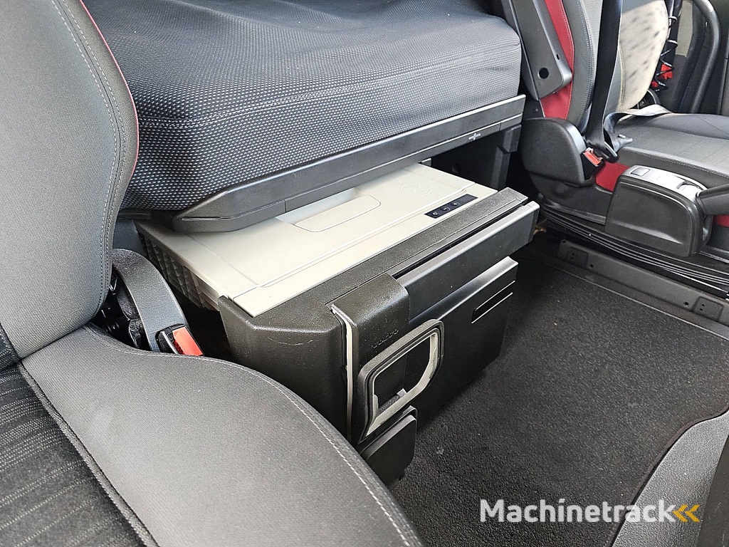 VOLVO FH 500 skirts 2x tank veb+