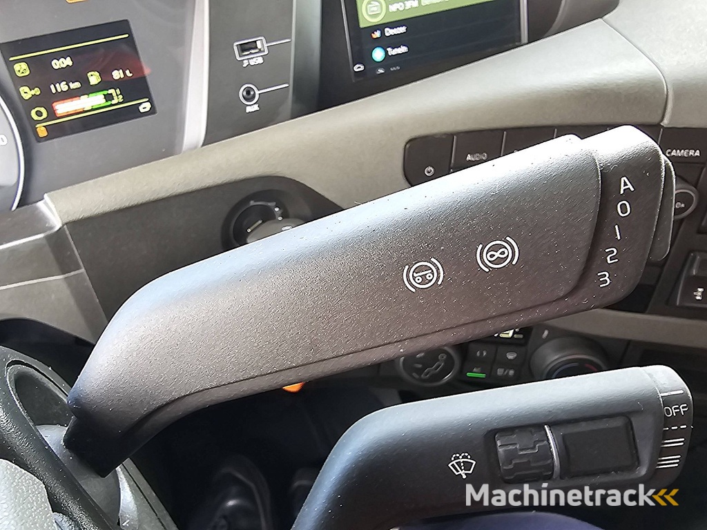 VOLVO FH 500 skirts 2x tank veb+