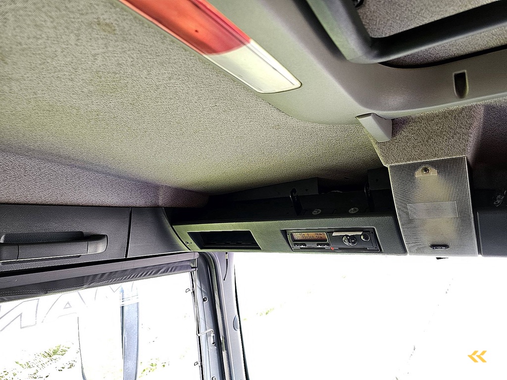 M.A.N. 18.350 TGA nl-truck l-cab bed