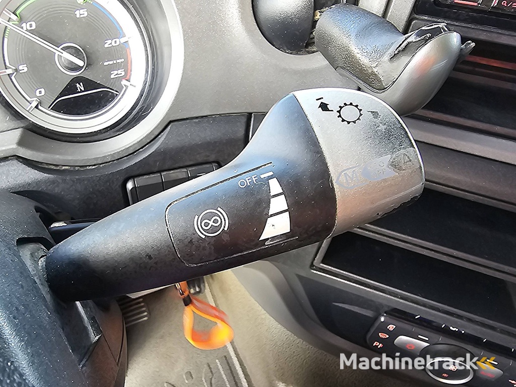 DAF XF 530 spacecab 6x2 ftg pto