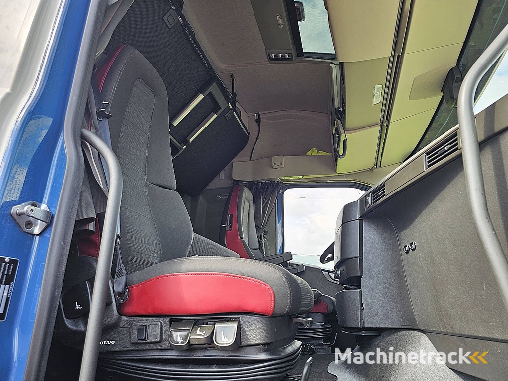 VOLVO FH 500 skirts 2x tank veb+