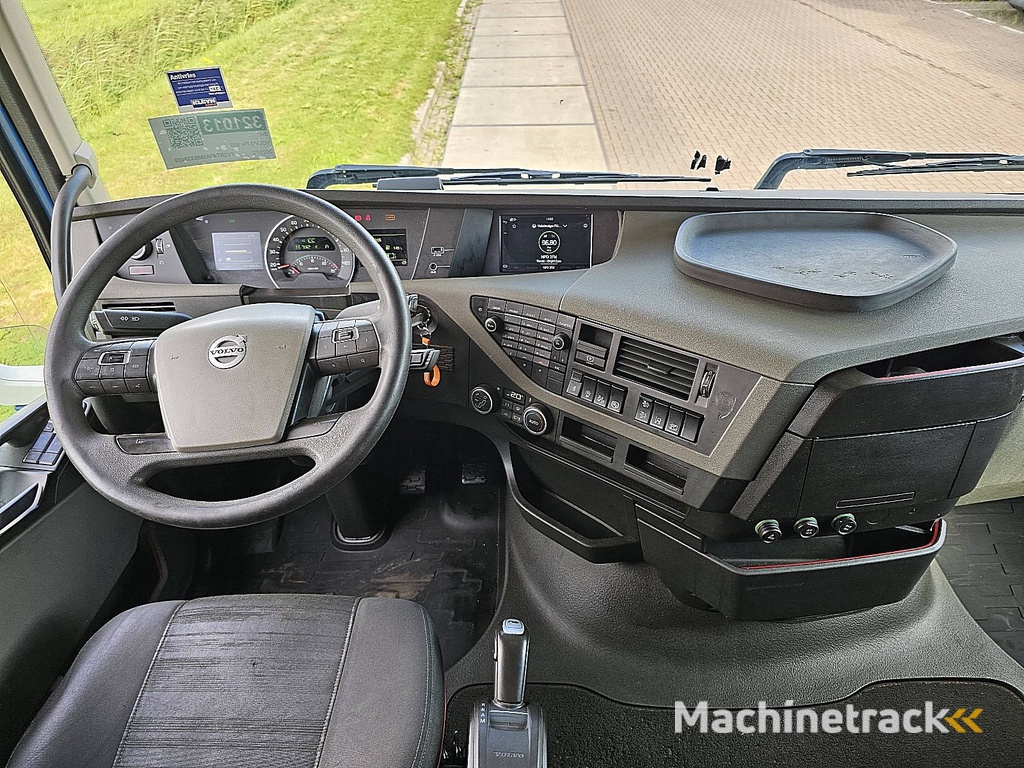 VOLVO FH 500 skirts 2x tank veb+