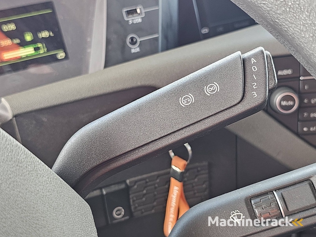 VOLVO FH 500 skirts 2x tank veb+