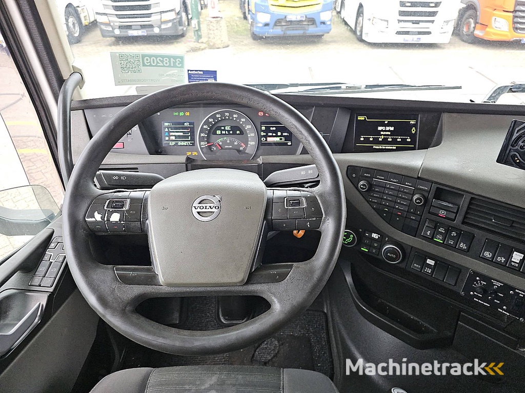 VOLVO FH 460 6x2 lamberet combi