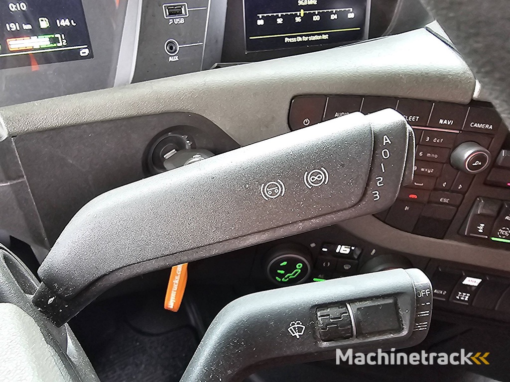 VOLVO FH 460 6x2 lamberet combi