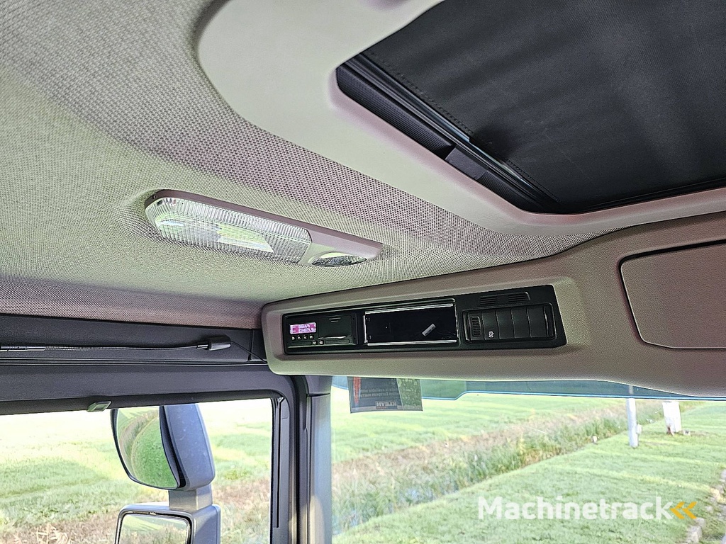 SCANIA P250 3t lift edscha