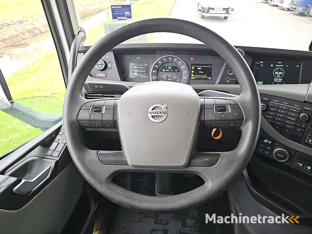 VOLVO FH 500 6x2 steered pto+hydr