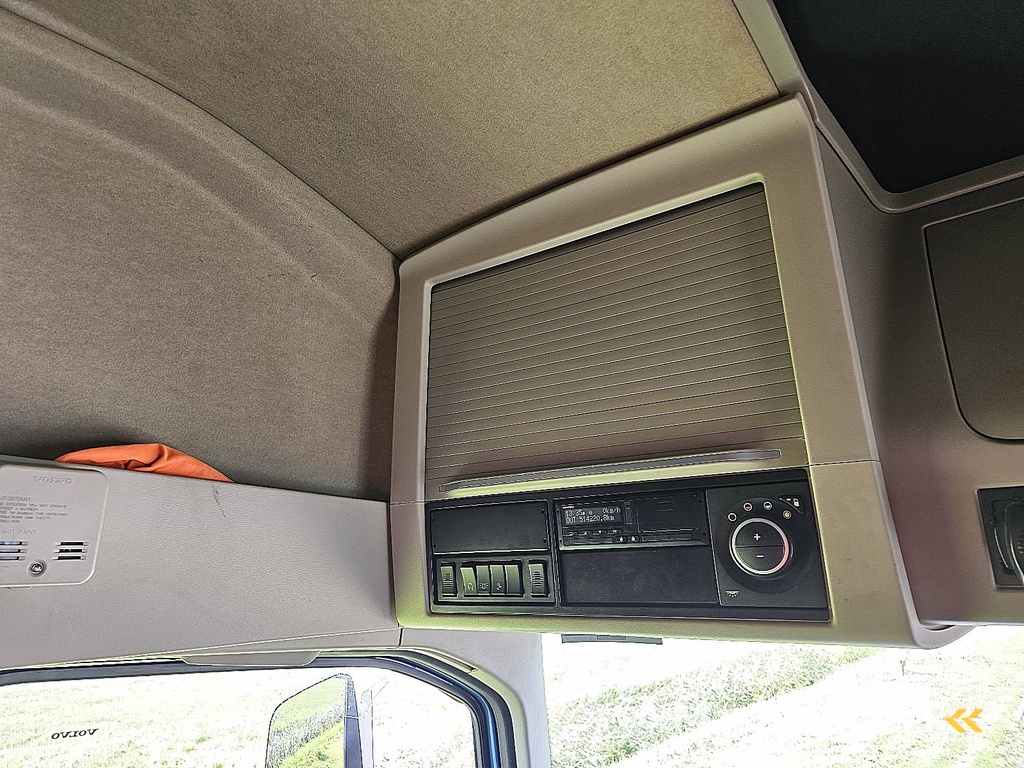 VOLVO FH 500 skirts 2x tank veb+