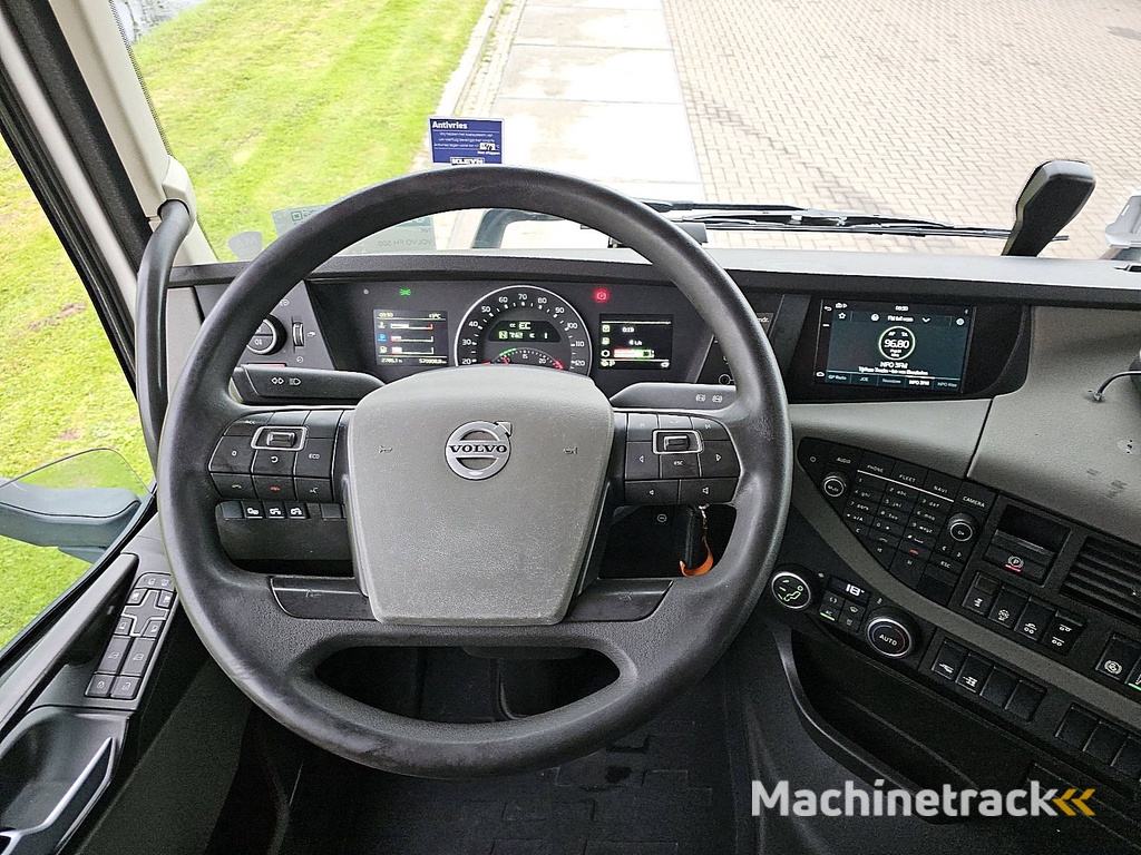 VOLVO FH 500 6x2 steered pto+hydr