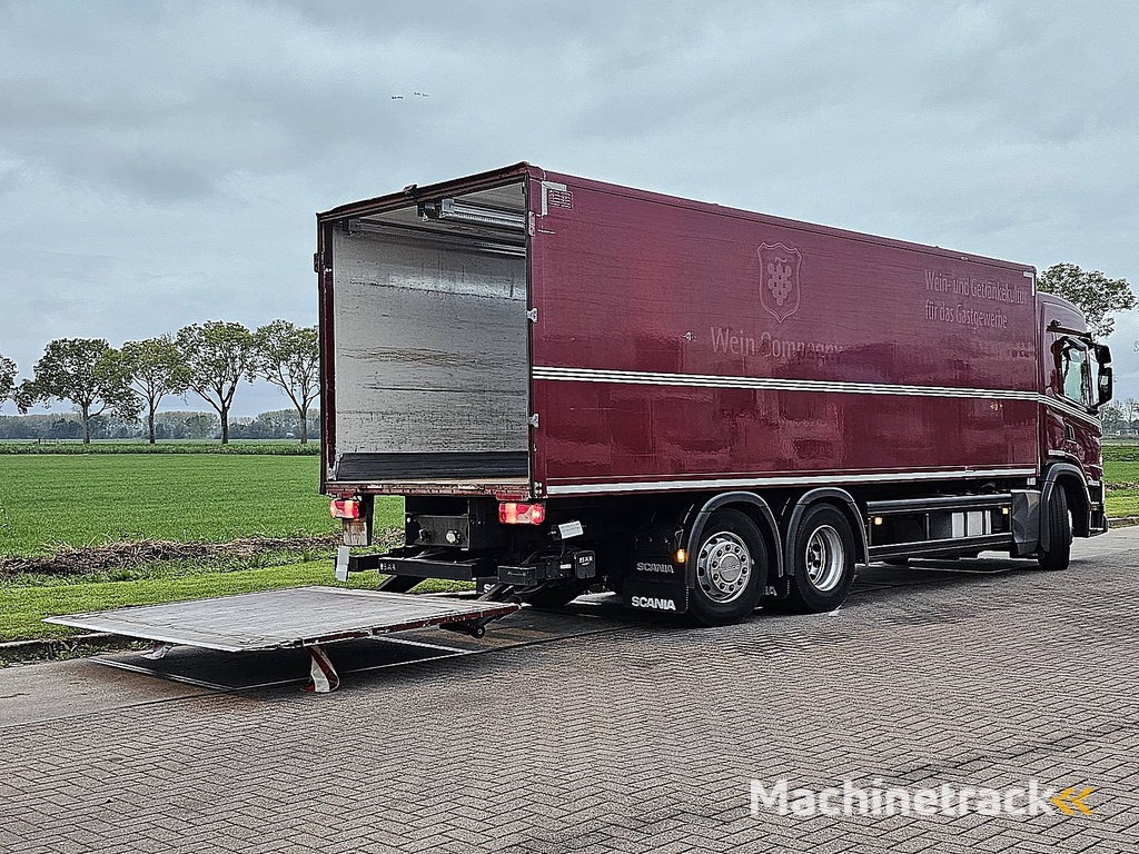 SCANIA G320 6x2*4 lift 133 tkm!