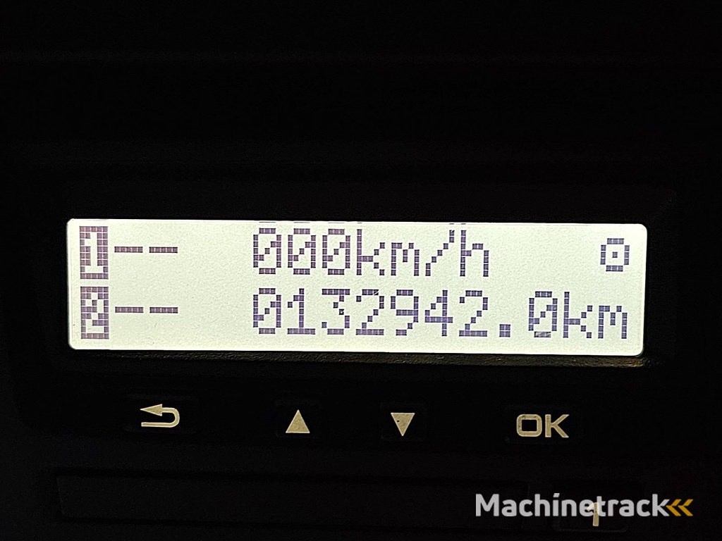 SCANIA G320 6x2*4 lift 133 tkm!