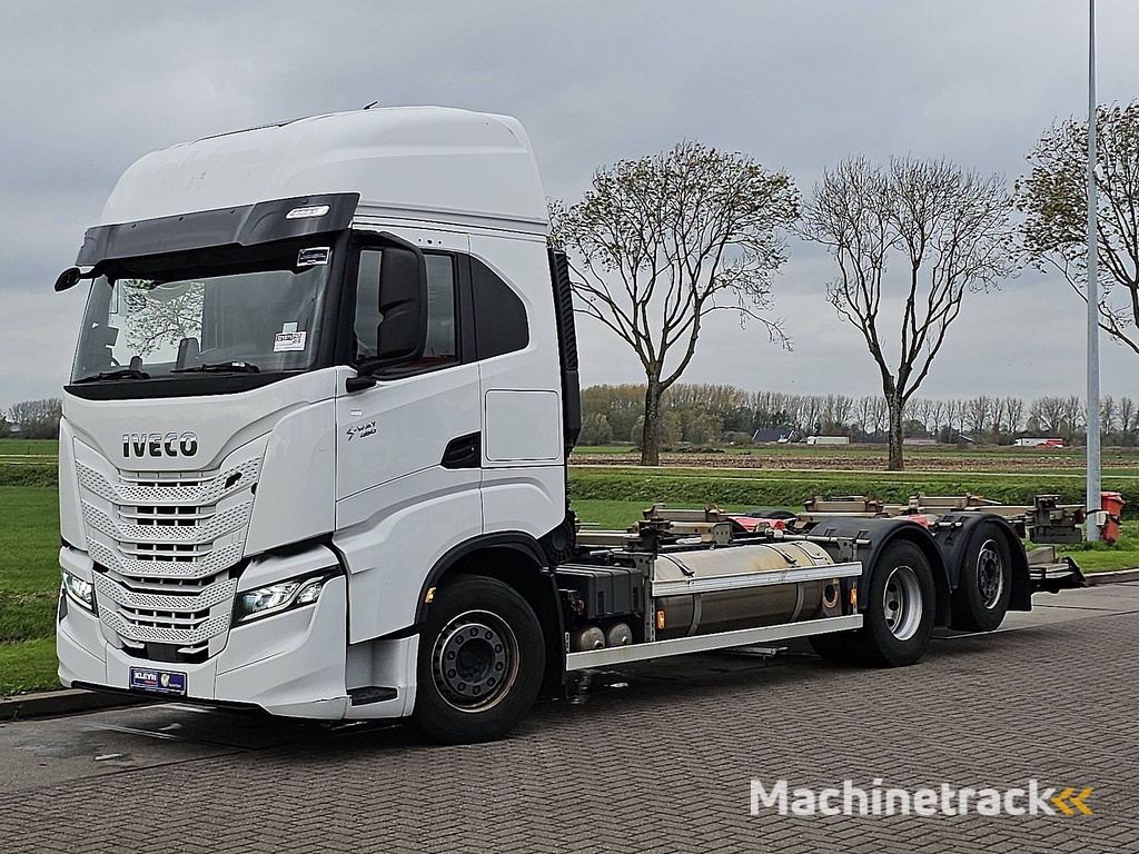 IVECO S-WAY AS440S46 6x2*4 lng gas