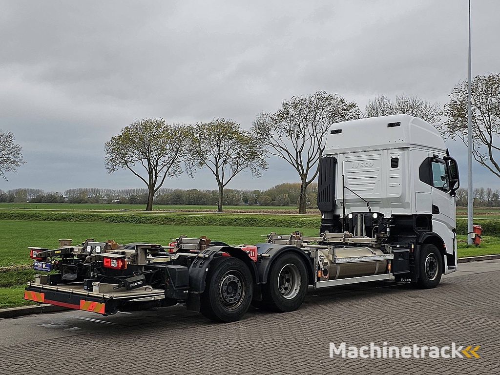 IVECO S-WAY AS440S46 6x2*4 lng gas
