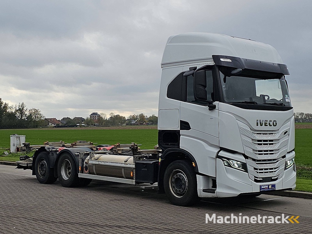 IVECO S-WAY AS440S46 6x2*4 lng gas